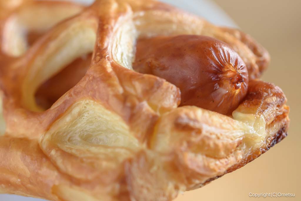 福生・Bakery Fukuの、あらびきフランクディニッシュの、フランクフルト