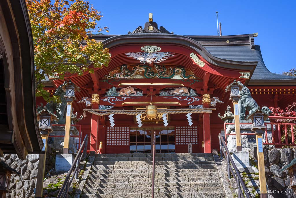 青梅市・武蔵御嶽神社、拝殿