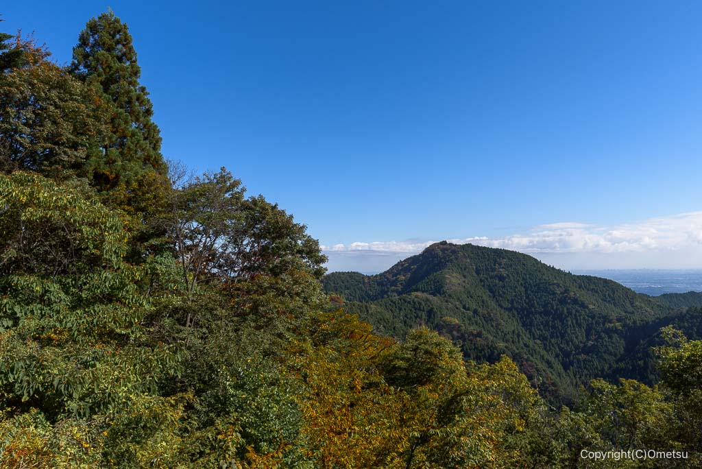 青梅市・御岳山の、長尾平からの日の出山
