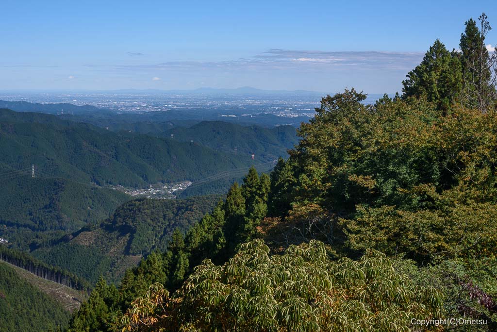 青梅市・御岳山の、南山荘からの関東平野と筑波山