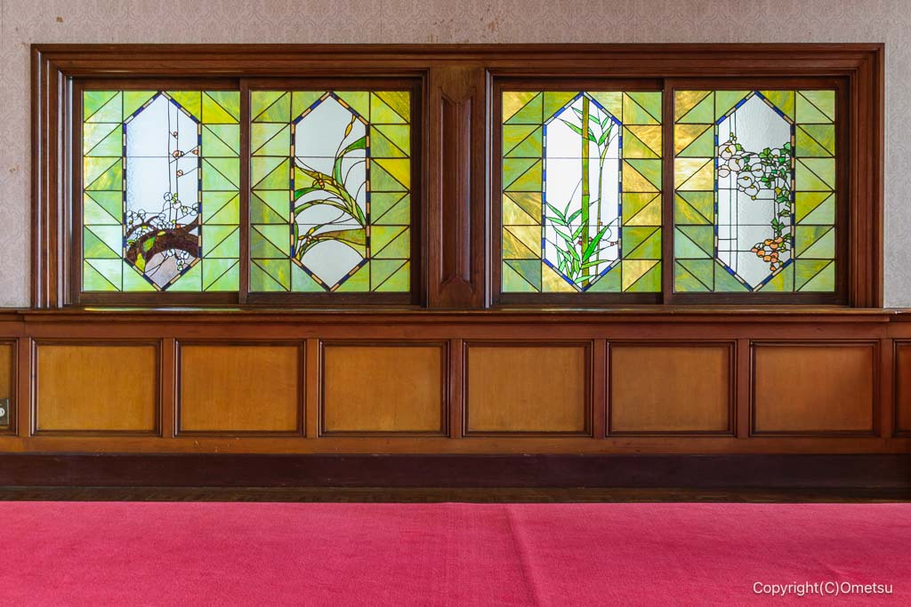 入間市・旧石川久美製糸西洋館2階・大広間のステンドグラス