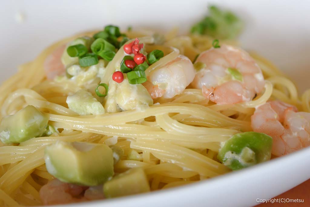 羽村のイタリアン、LeBettola1965の、小エビとアボカドのわさびクリームパスタ