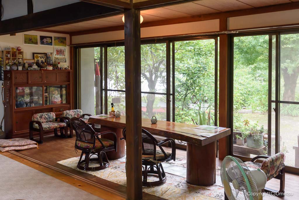 あきる野市・お休み処 松葉の、店内