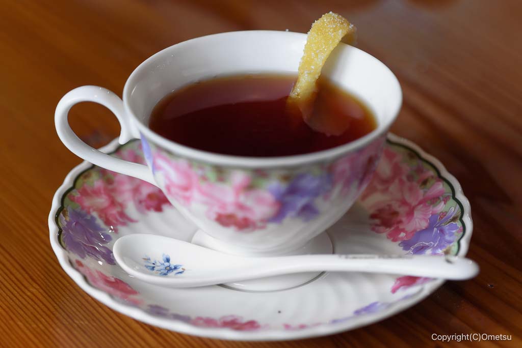 あきる野市・お休み処 松葉の、夏みかんティー