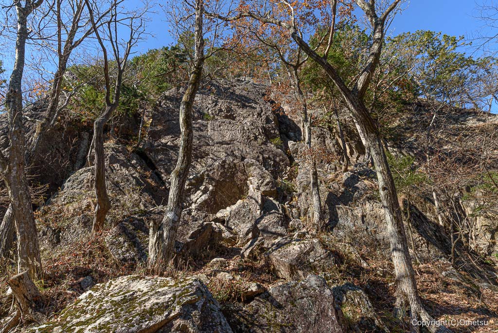 馬頭刈尾根・つづら岩付近の岩場