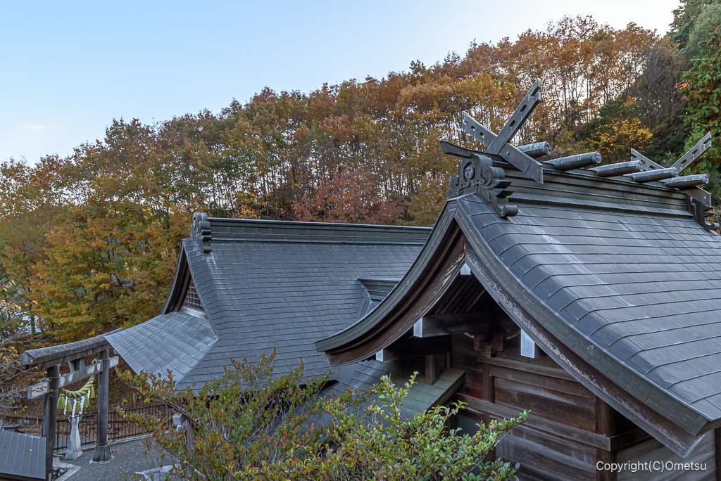あきる野・高明神社の社殿と拝殿