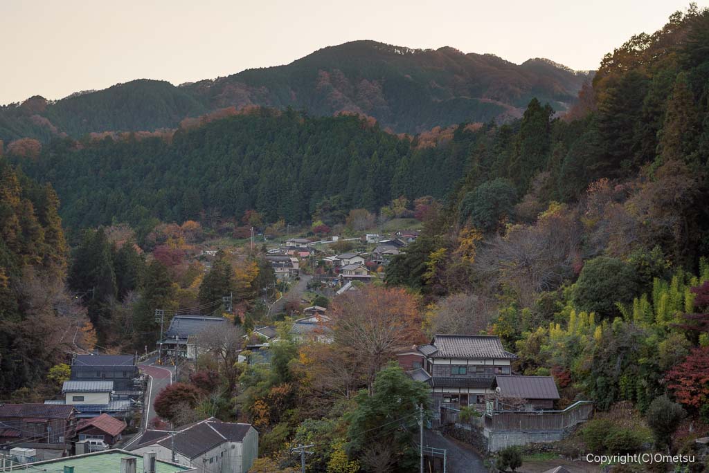 あきる野・軍道の集落遠景