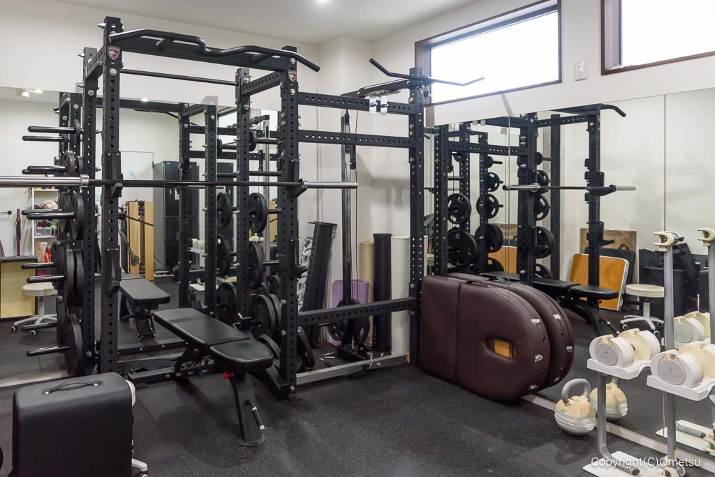 福生・ブルーオーシャンズ プレートの、ジム