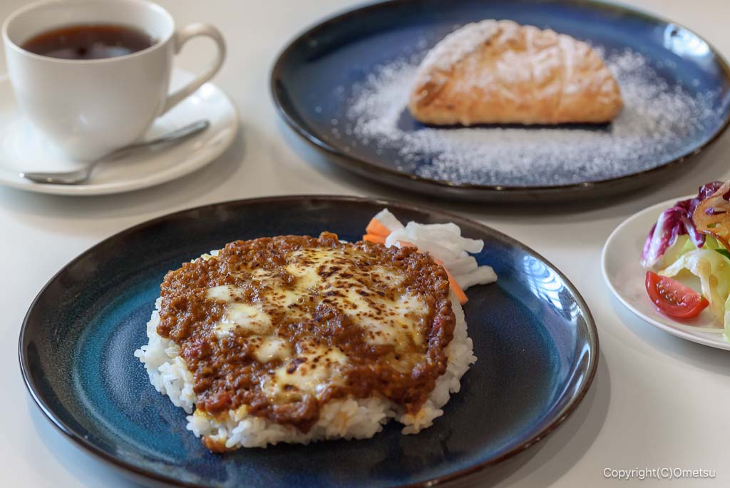 青梅・河辺のクミンの、キーマカレーとアップルパイ