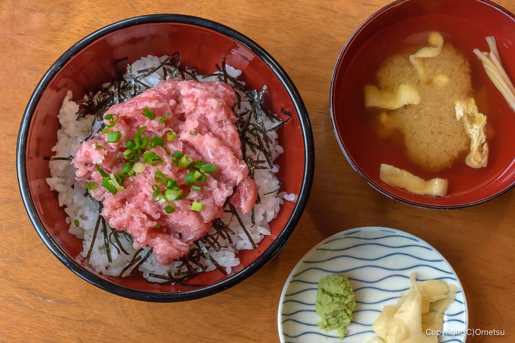 羽村「コミュニティレストランらるご」のネギトロ丼