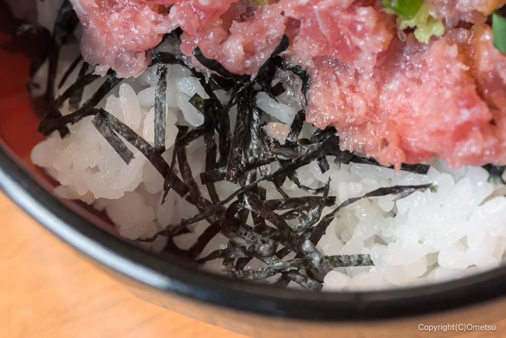 羽村「コミュニティレストランらるご」のネギトロ丼の酢飯