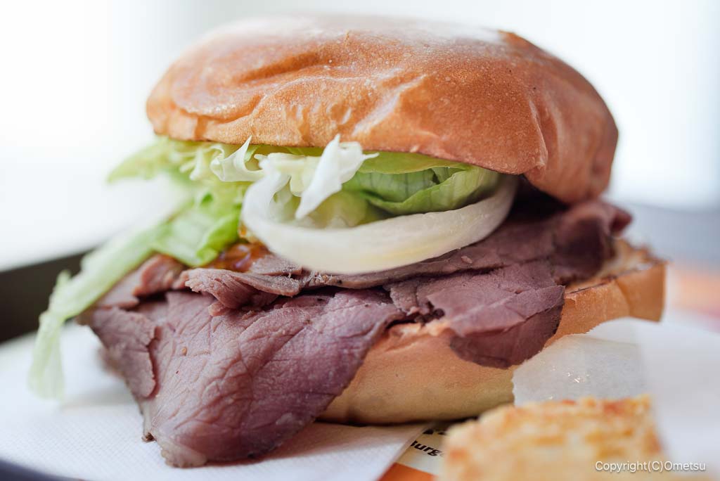 ゼッテリアイオンスタイル河辺店の、ローストビーフバーガー