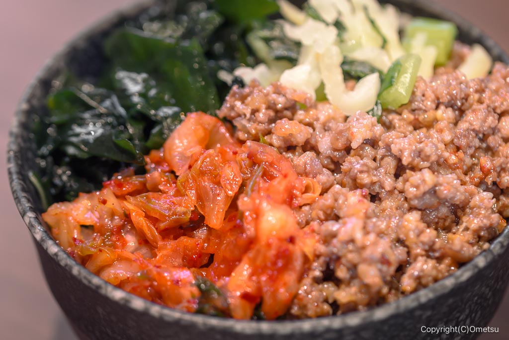 感動の肉と米 武蔵村山店の、ご飯のお供丼