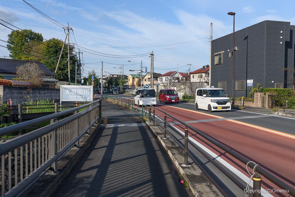 青梅・滝山街道・大荷田川橋付近