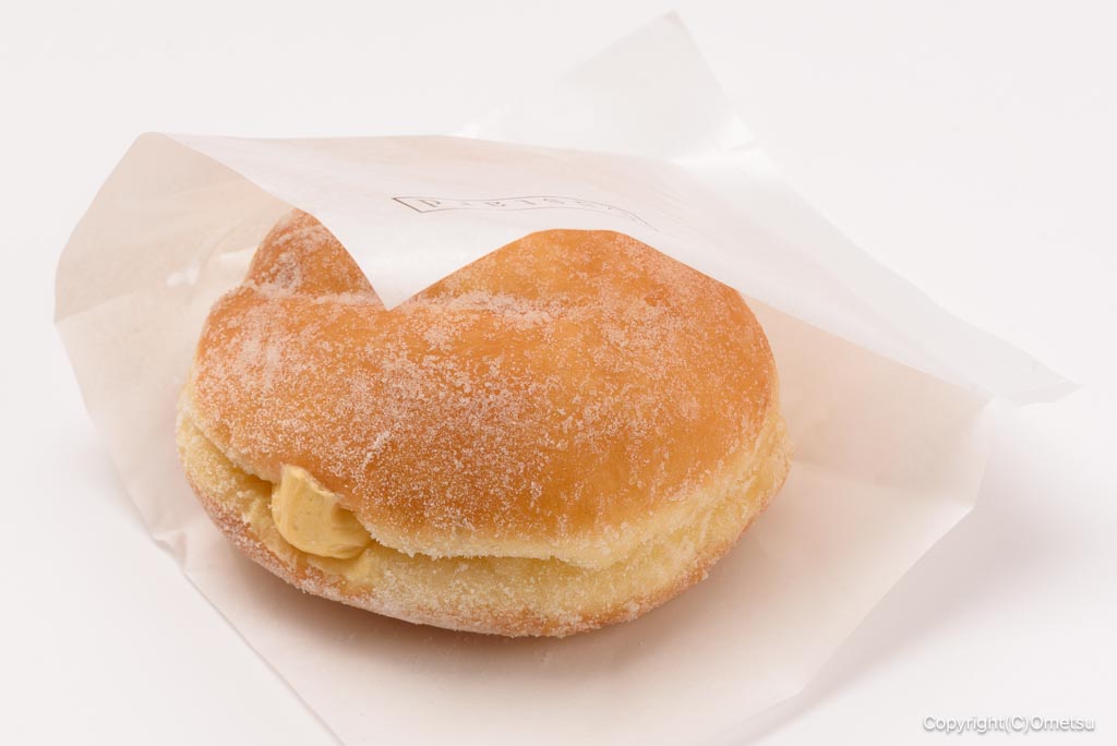 「純生食パン工房 HARE/PAN 青梅店」の、とろたまドーナツ・生乳カスタード