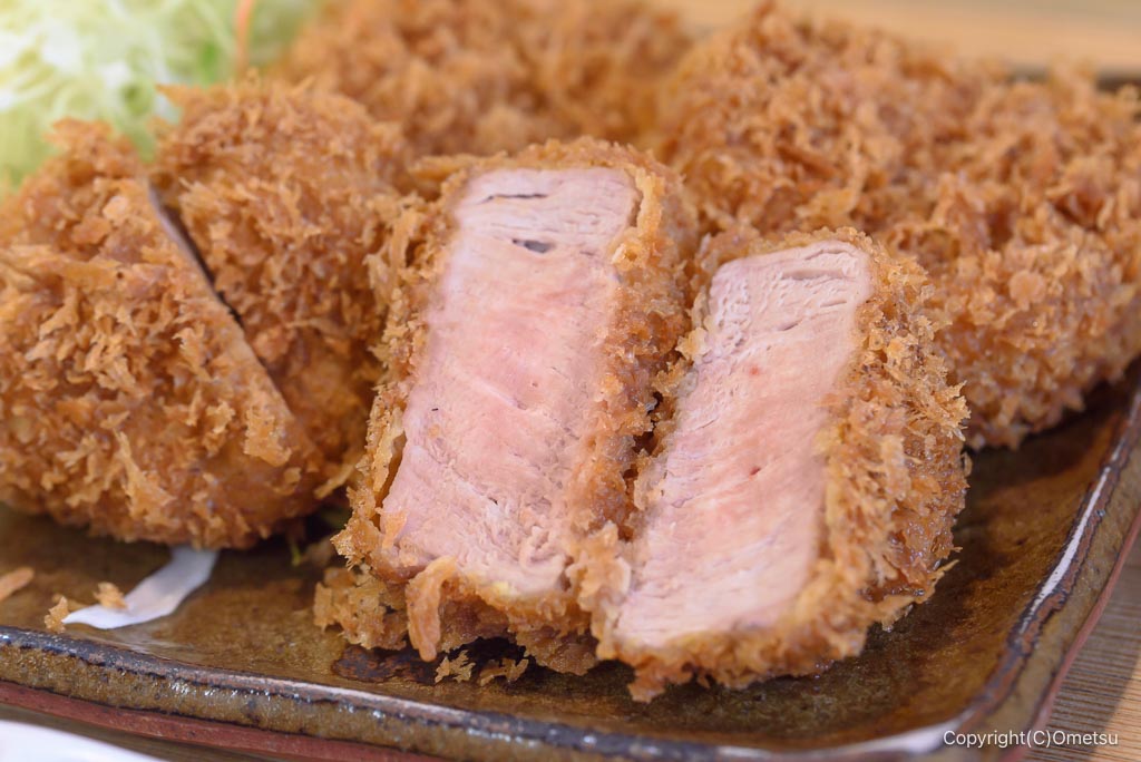 羽村「とんかつ ちがさき」の、特上ヒレカツ