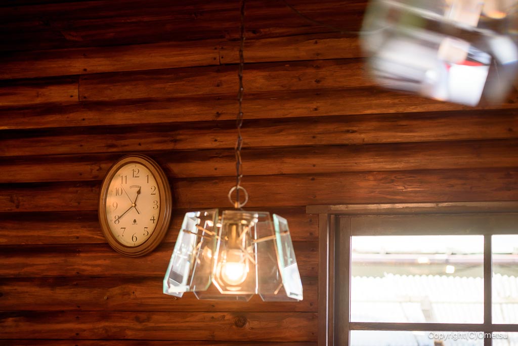 福生「家庭料理 またたび」の、時計