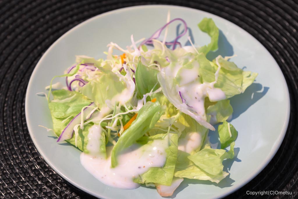 青梅のカフェ、Side Timeの、ランチセットのサラダ