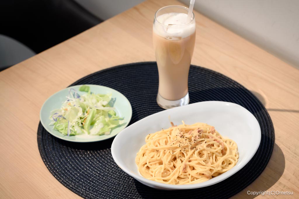 青梅のカフェ、Side Timeの、カルボナーラのランチセット