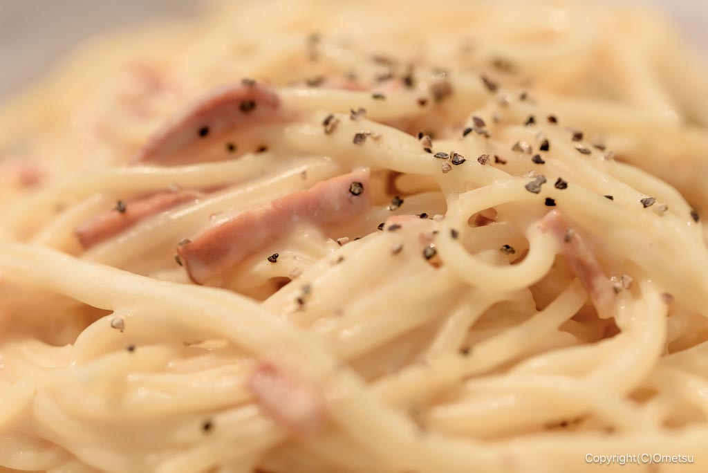 青梅のカフェ、Side Timeの、カルボナーラの胡椒