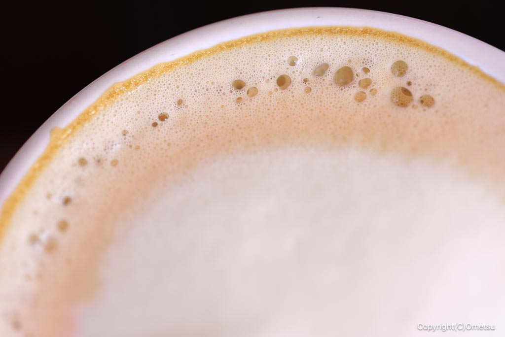 昭島市のブックカフェ、Le-Livreのカフェラテ