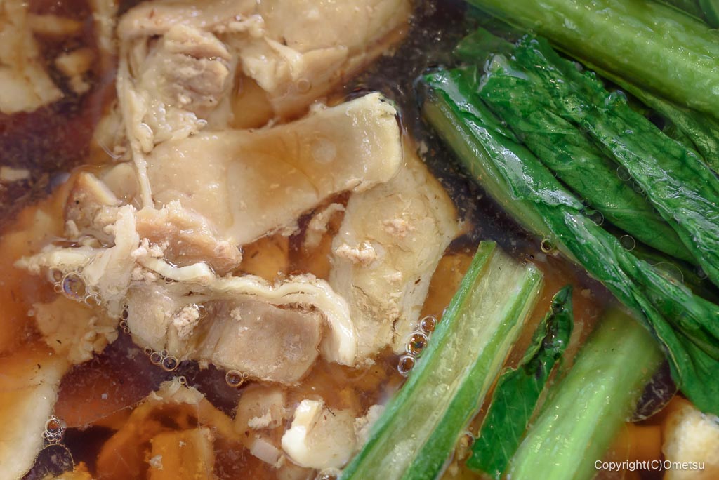 武蔵野うどん・ながくら入間店の、肉汁の豚バラ肉