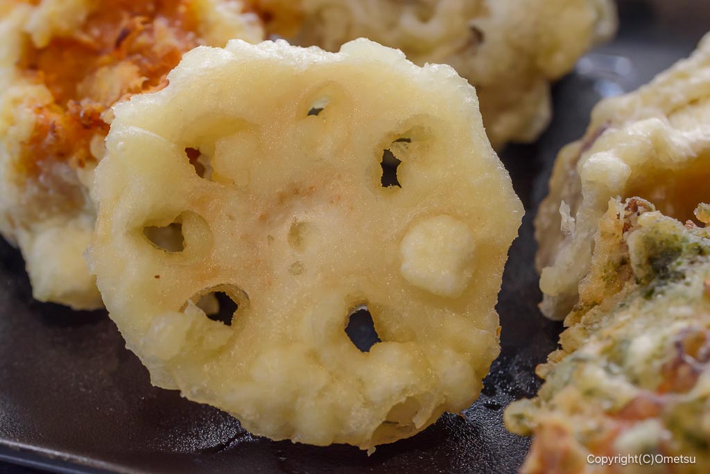 武蔵野うどん・ながくら入間店の、レンコンの天ぷら