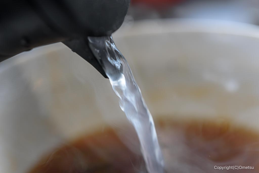 武蔵野うどん・ながくら入間店の、ゆで汁