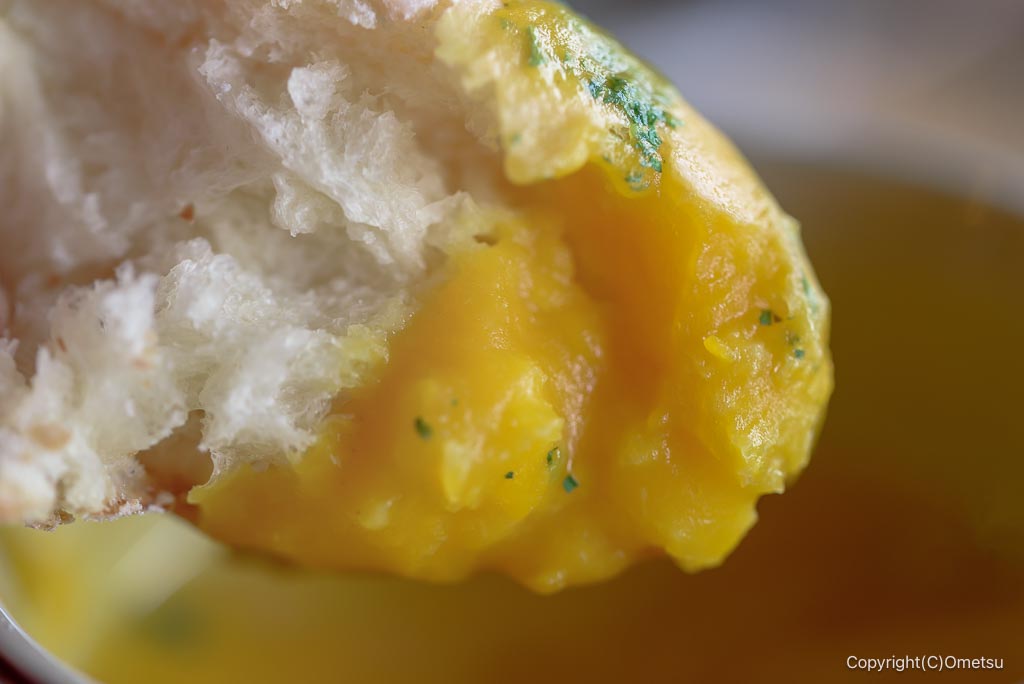 古民家カフェ JIKKA JIKKAのパンとパンプキンスープ