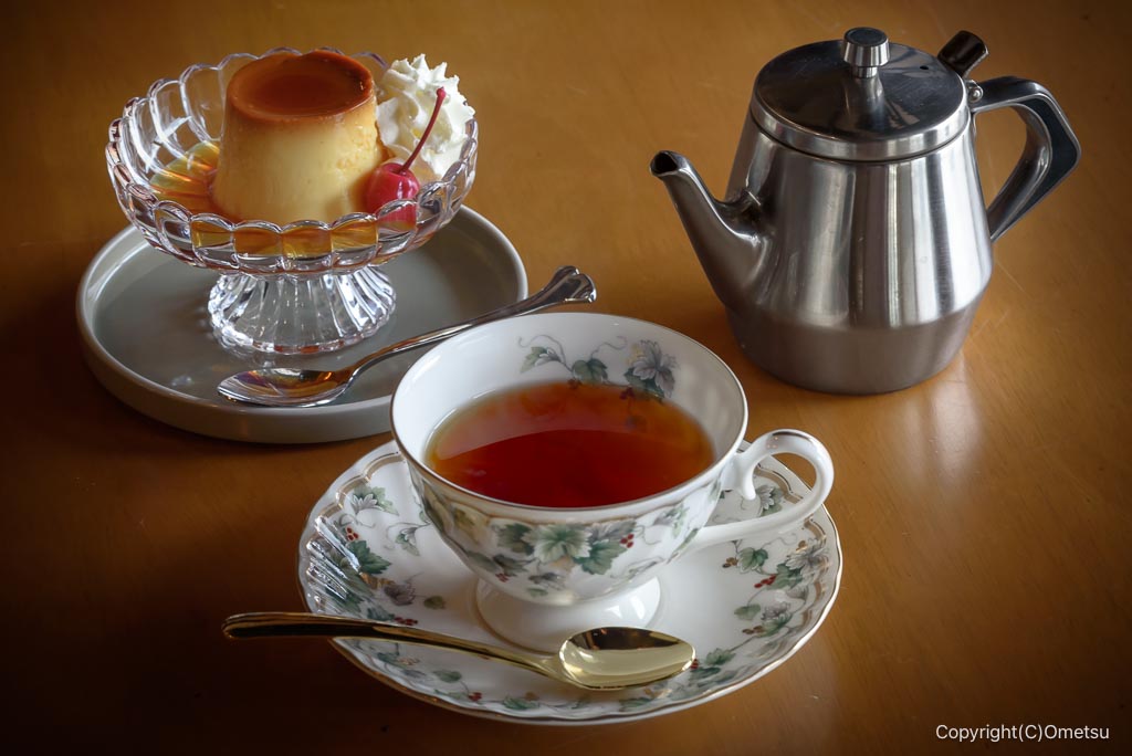 古民家カフェ JIKKA JIKKAのプリンと紅茶
