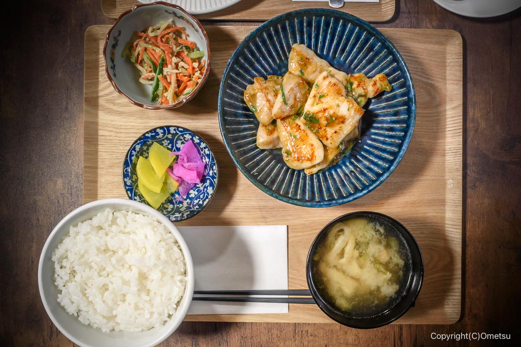 昭島市「むすぶキッチン」の、日替わり定食