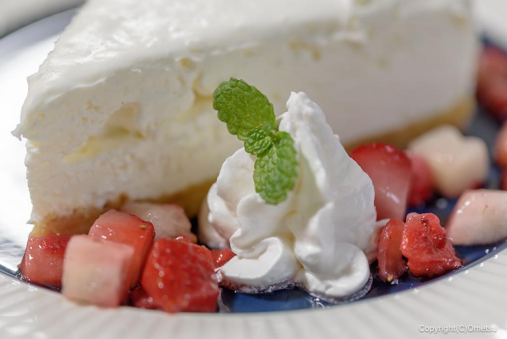 昭島市「むすぶキッチン」の、レアチーズケーキのクリーム