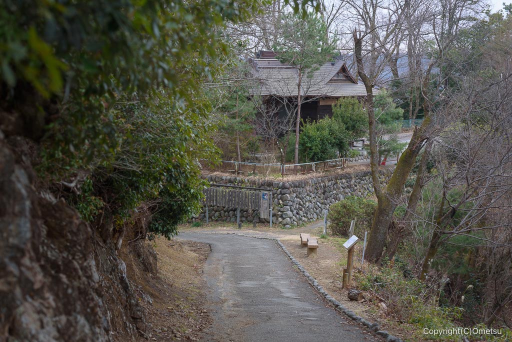 青梅・永山丘陵ハイキングコースからの、金刀比羅神社