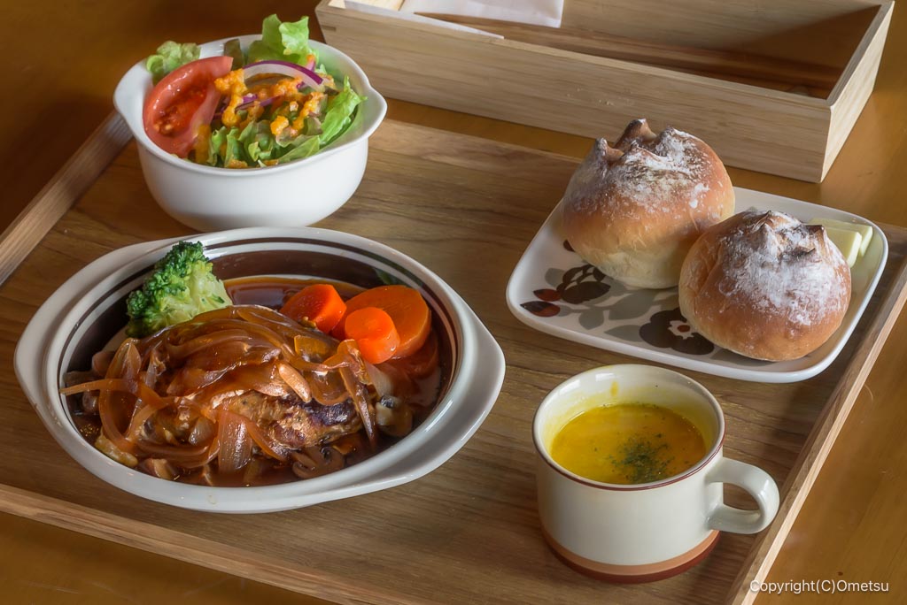 日の出町・古民家カフェJIKKA JIKKAの日替わりランチ