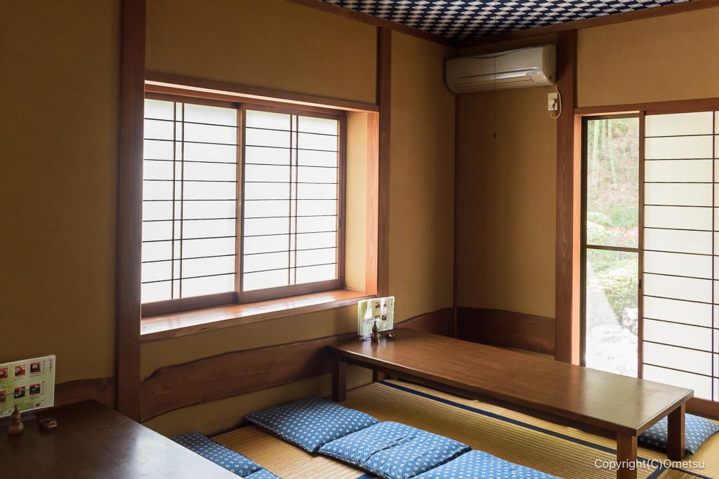 青梅の蕎麦店・八木の座敷