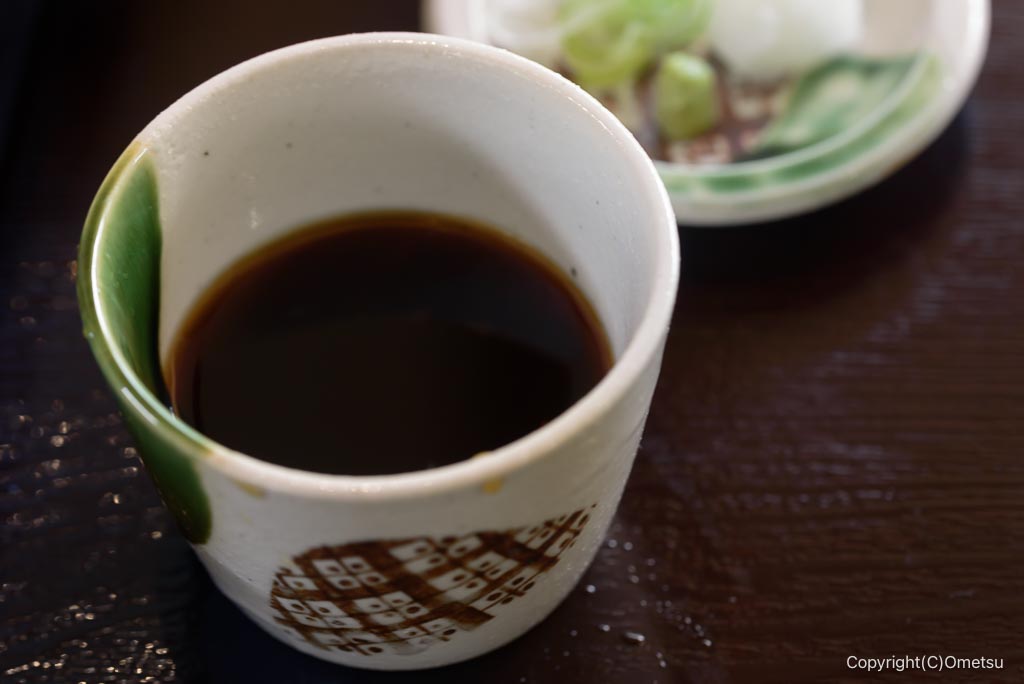 青梅の蕎麦店・八木の、蕎麦汁