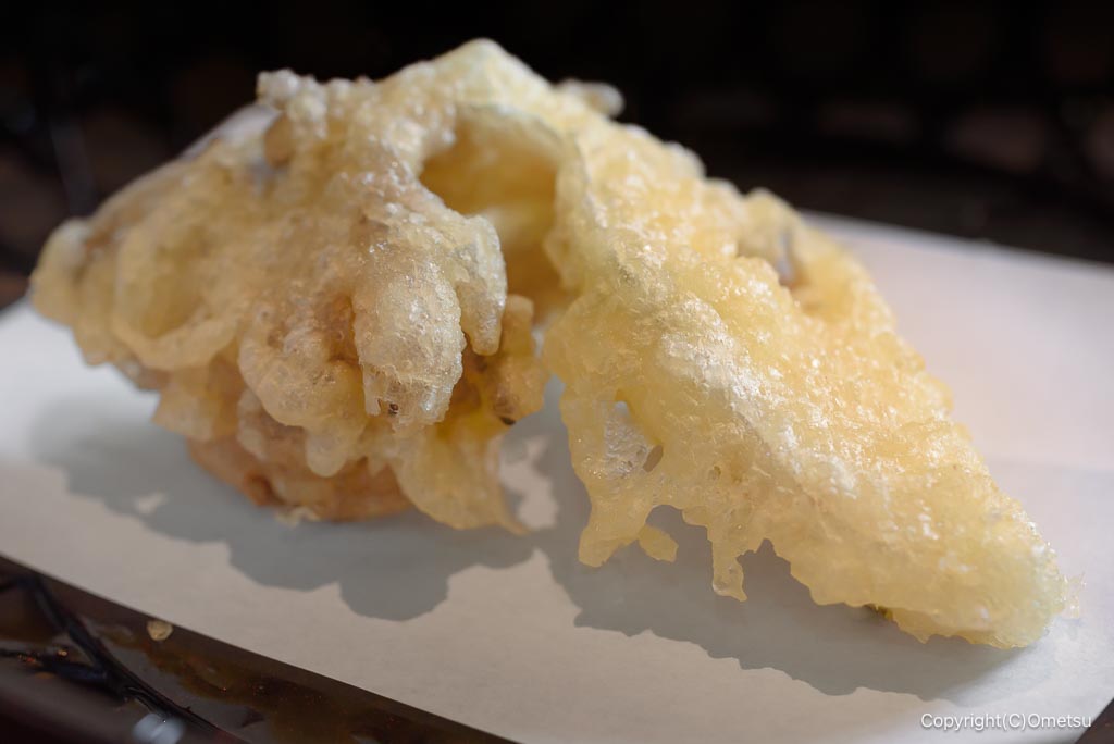 青梅の蕎麦店・八木の、マイタケ天ぷら