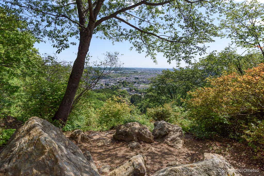 あきる野市・網代弁天山からの光景