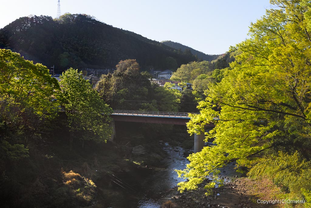 あきる野市・五日市街道、五日市橋からの光景