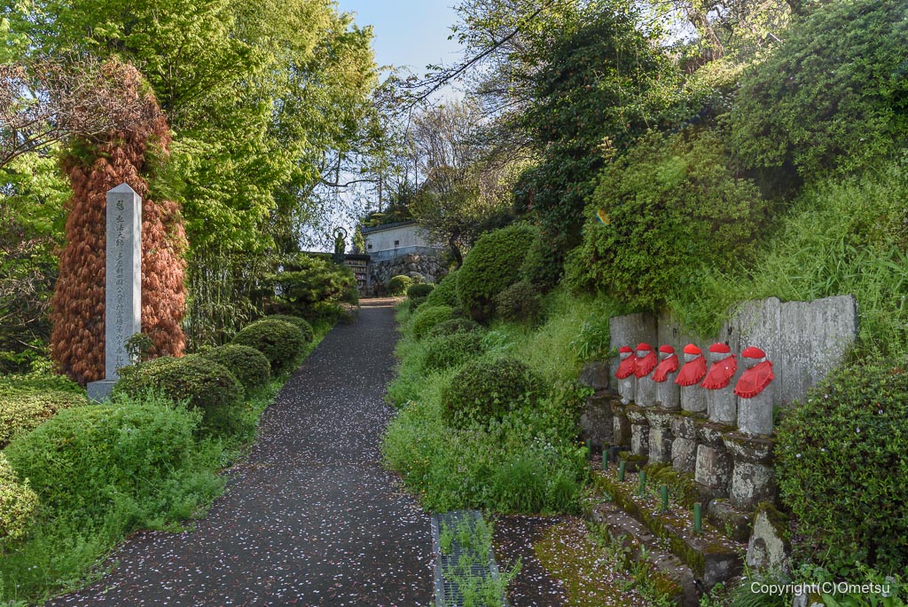 あきる野市・高尾の、大光寺入口