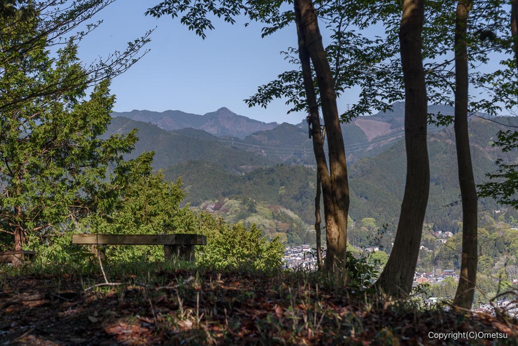 あきる野市・高尾神社付近の、展望台