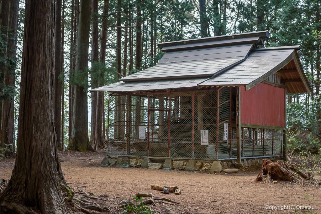 高水三山・惣岳山の、青渭神社