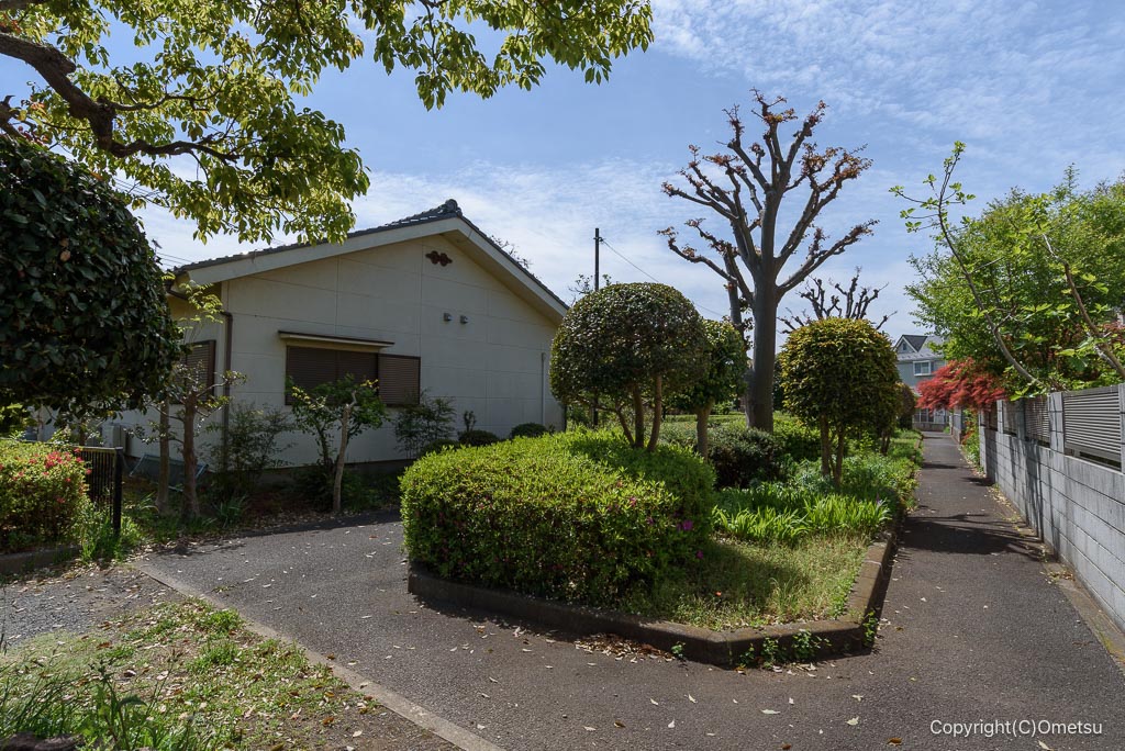 東京都・瑞穂町の、若草公園近くの緑道