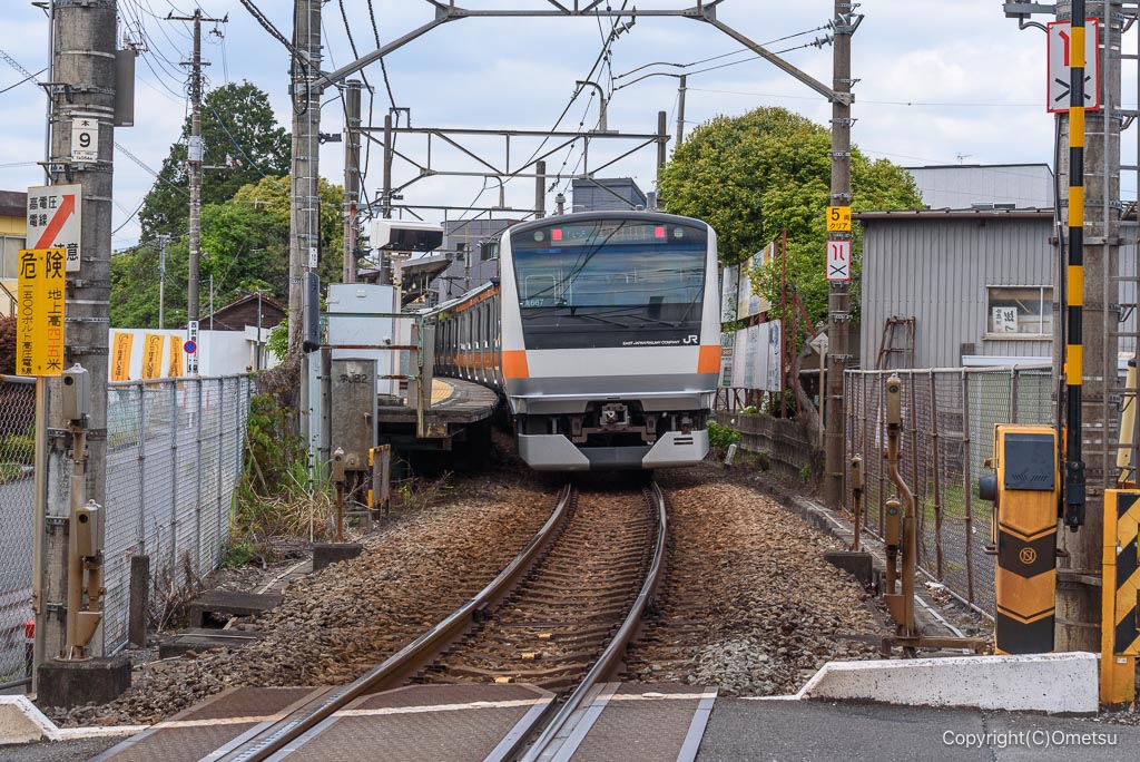 五日市線・熊川駅付近の踏切