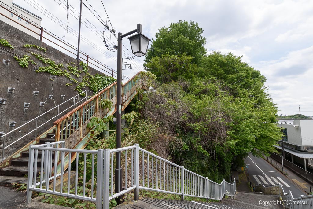 福生市・せせらぎ通り近くの会談