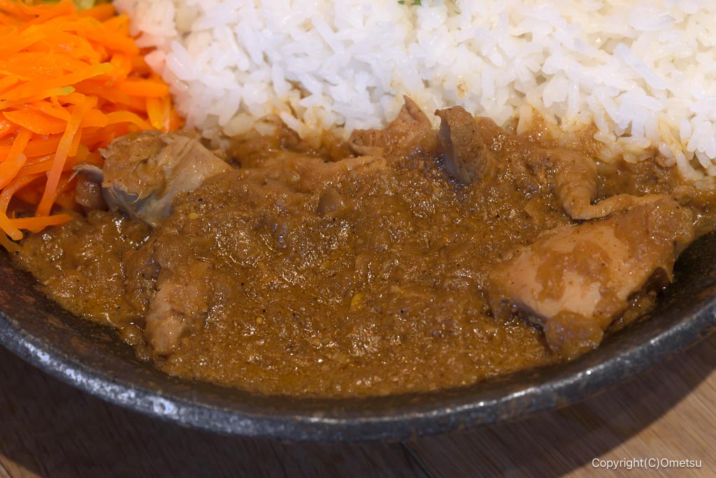 東京都・瑞穂町の、TMP KITCHEN HIDEAWAYのチキンカレー