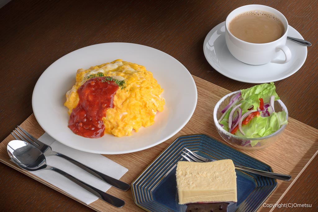 福生カフェテラス・Kの、オムライス、チーズケーキ