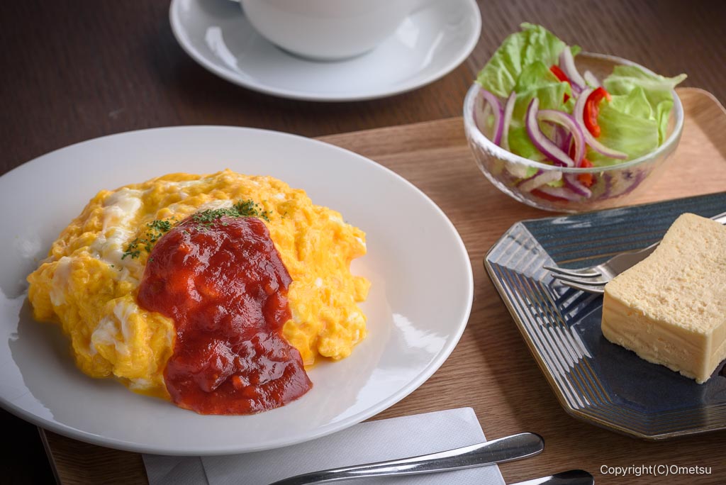 福生カフェテラス・Kの、オムライス、チーズケーキ