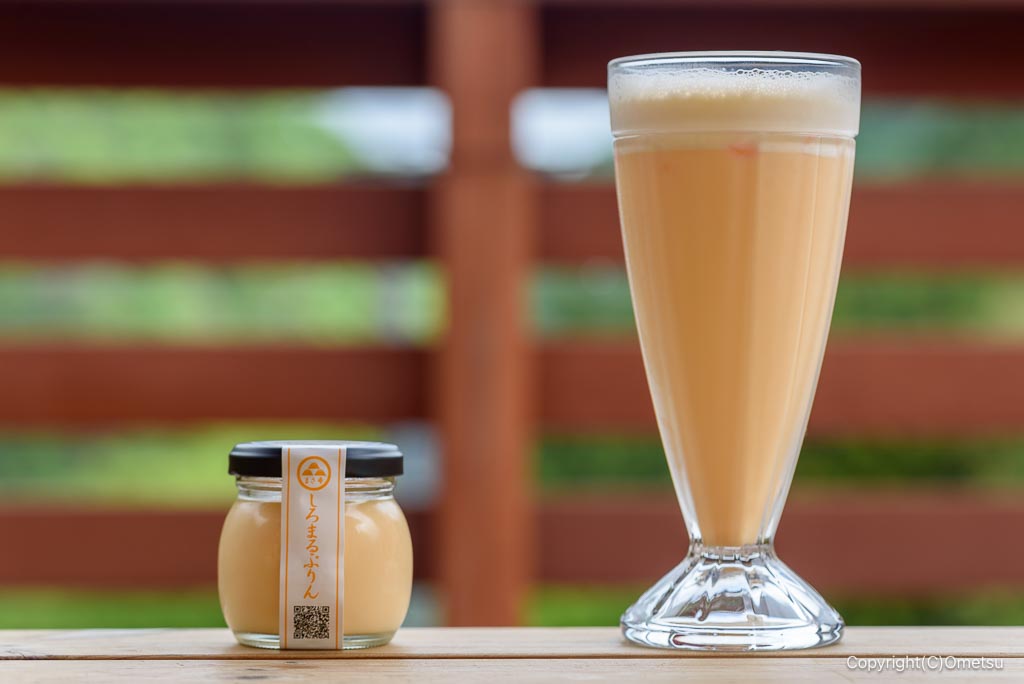 奥多摩町・しろまる卵カフェの、ミルクセーキ、プリン