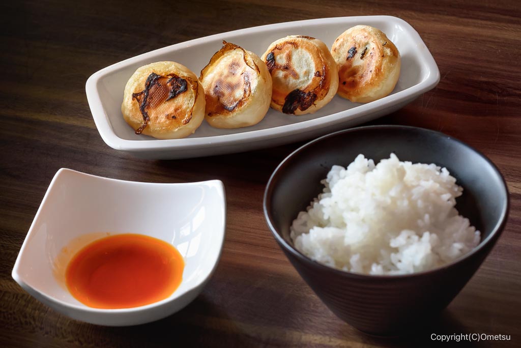 青梅・SIDE TABLE Tokyoの、餃包とご飯
